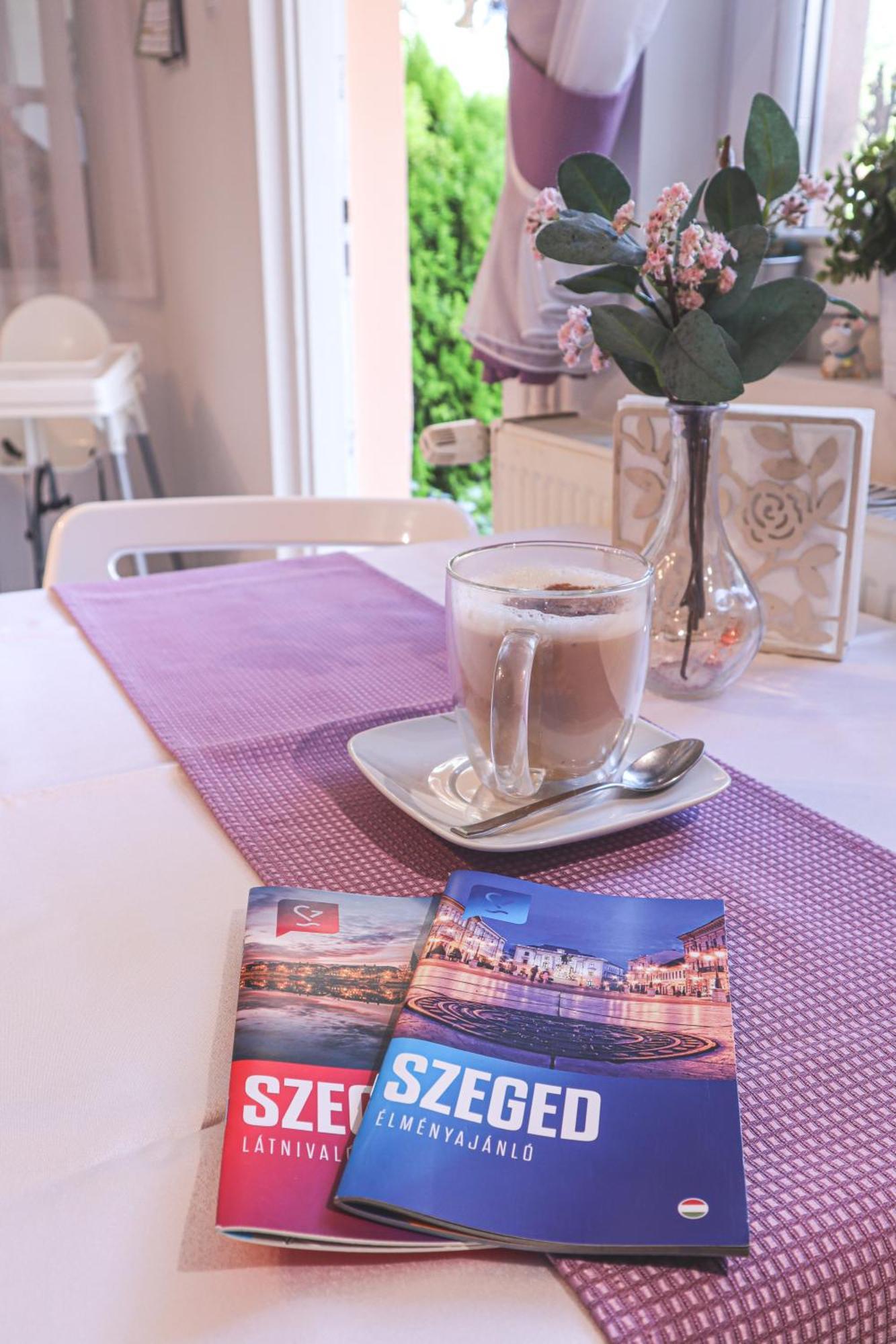 Szivárvány Panzió Bed & Breakfast 2*